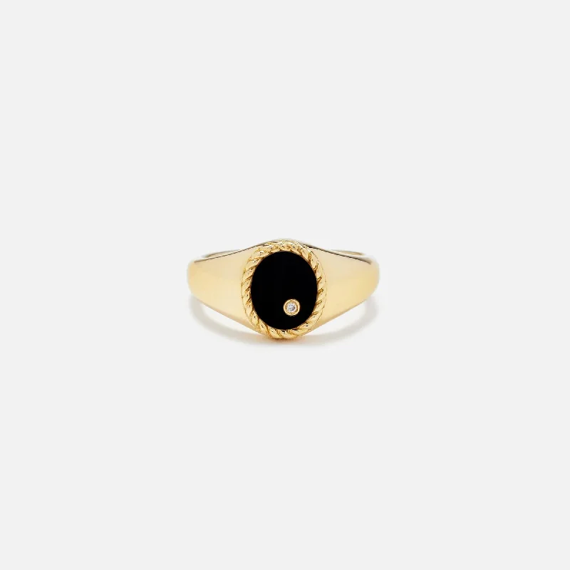 Don't Miss Out On Jaw-Dropping Jewelry Discounts Yvonne Leon Baby Signet Ring With Diamond - Black