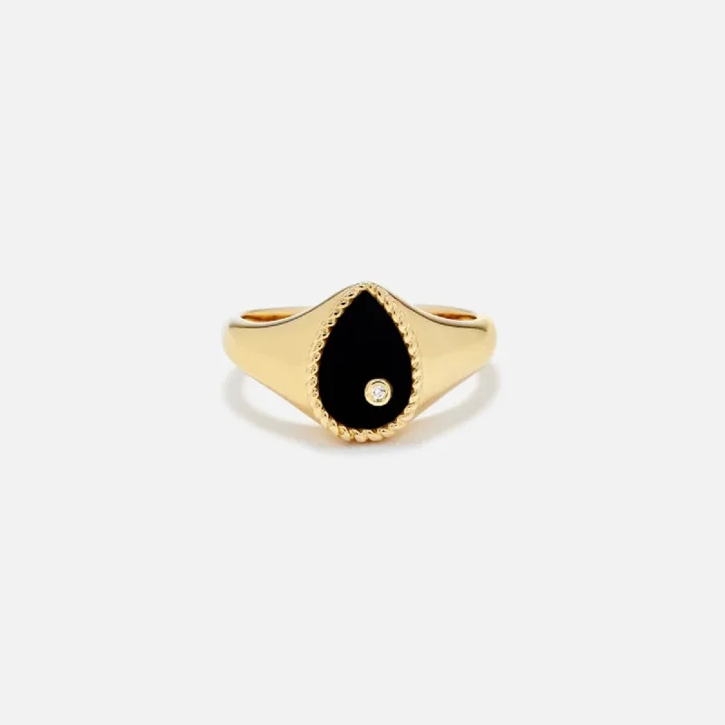 Classic And Modern Jewelry Styles On Sale Yvonne Leon Pear Shaped Signet Ring - Gold