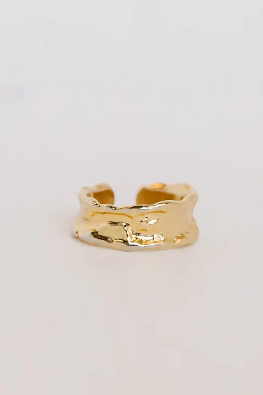 Handmade Pearl Jewelry For Timeless Elegance Mackenzie Gold Hammered Ring