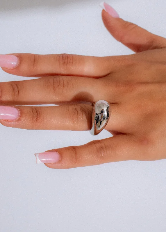 Luxury Jewelry At Unbeatable Discounts Timeless Appeal Ring Silver