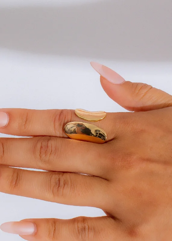 Trending Jewelry Styles Now At Limited-Time Discounts Waveform Band Ring Gold