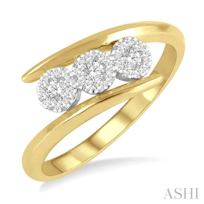 Seasonal Jewelry Sale – Upgrade Your Style Today ROUND SHAPE 3 STONE LOVEBRIGHT DIAMOND FASHION RING