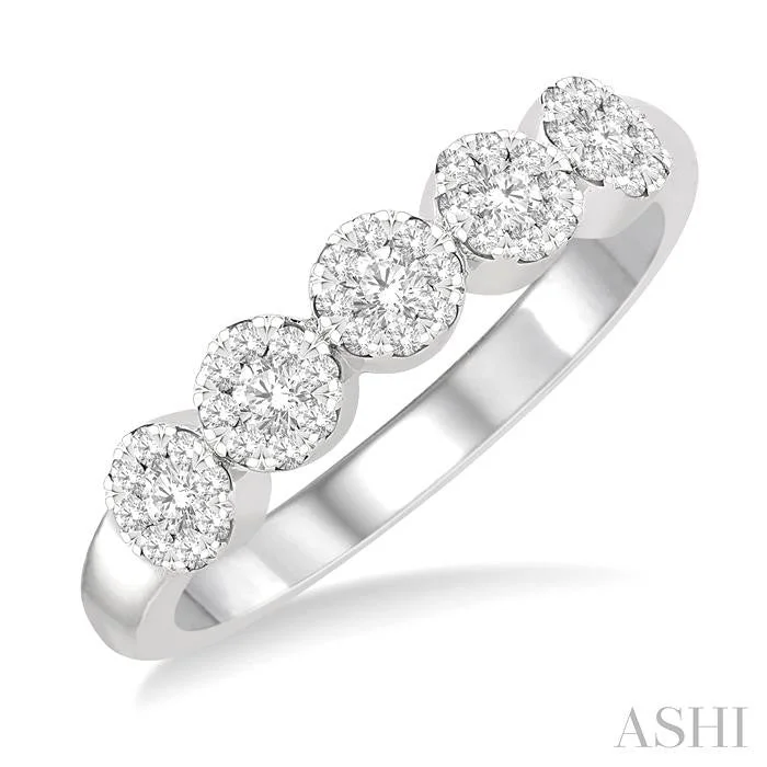 Grab Your Dream Jewelry At The Lowest Prices ROUND SHAPE 5 STONE LOVEBRIGHT ESSENTIAL DIAMOND WEDDING BAND