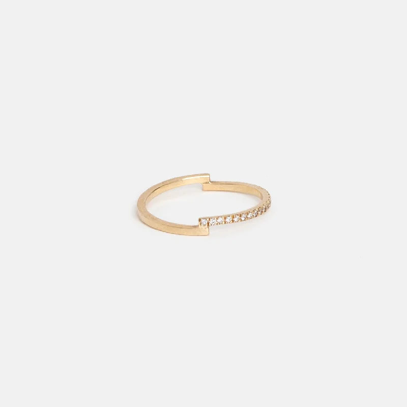 Get The Best Deals On Timeless Jewelry Pieces Pera Ring