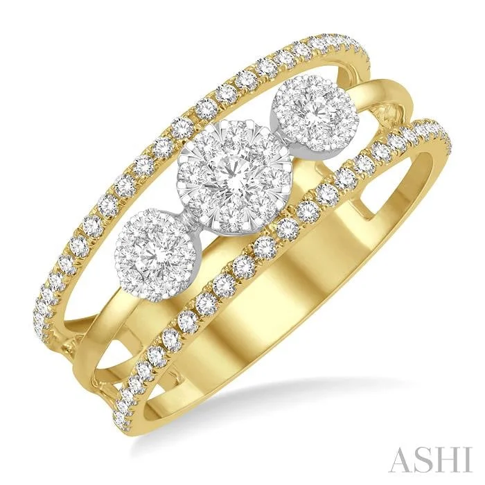 Shop Modern Jewelry Collections With Exclusive Discounts ROUND SHAPE PAST PRESENT & FUTURE LOVEBRIGHT DIAMOND RING