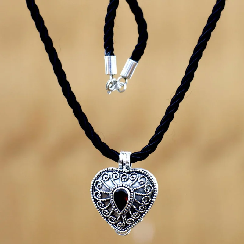 Trendy Minimalist Jewelry For Everyday Wear Secret Love Heart Shaped Necklace