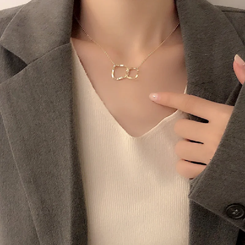 Classic And Modern Jewelry Styles On Sale Womens Irregular Interlocking Circle Necklace Classic And Modern Jewelry Styles On Sale Womens Irregular Interlocking Circle Necklace