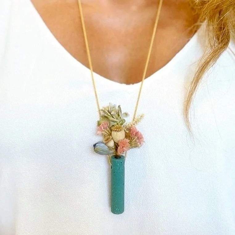 Premium Jewelry, Premium Discounts – Act Fast Green Concrete Vase Necklace by Cluster Premium Jewelry, Premium Discounts – Act Fast Green Concrete Vase Necklace by Cluster
