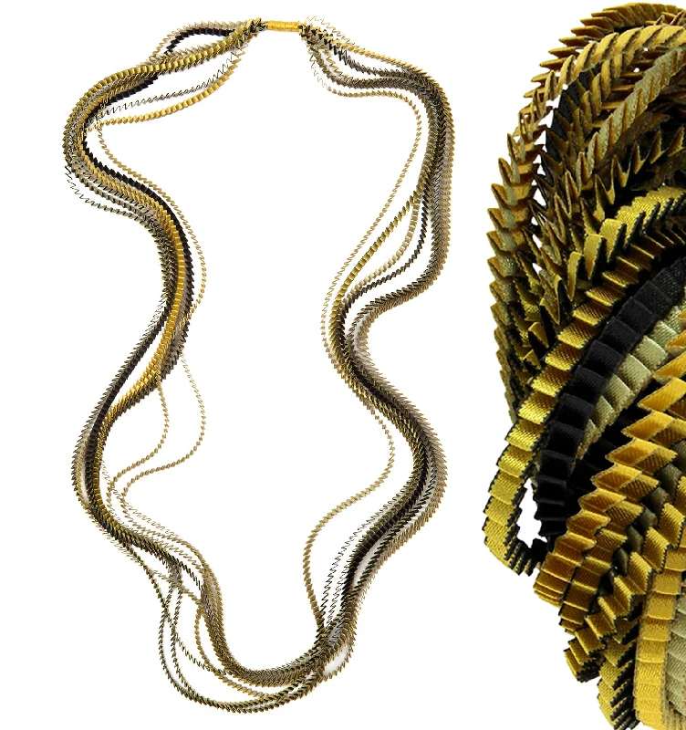 Trendy Minimalist Jewelry For Everyday Wear Pleated Necklace Black / Gold