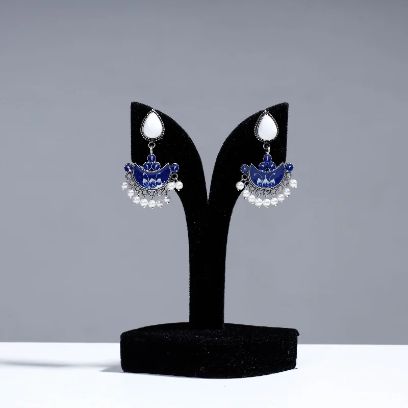 High-End Sparkle, Low-End Prices – Shop Now Antique Silver Finish Oxidised Brass Base Enamel & Stone Work Earrings