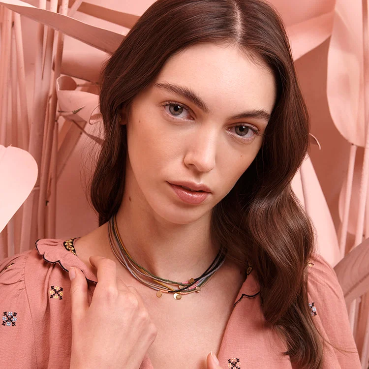 Limited-Stock Jewelry Sale – Once It's Gone, It's Gone Color Block Chokers / set 6