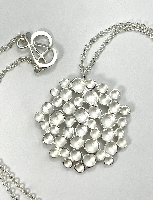 Stunning Jewelry Pieces At The Lowest Prices Ever Sarah Richardson Large Champagne Pod Necklace Stunning Jewelry Pieces At The Lowest Prices Ever Sarah Richardson Large Champagne Pod Necklace