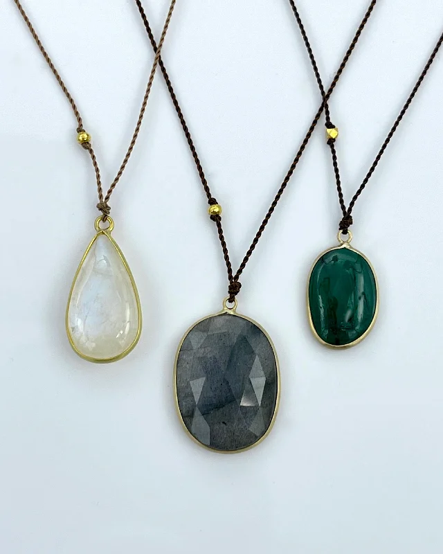 Exclusive Online Discounts On Stylish Jewelry Margaret Solow Single Stone & Gold Necklaces