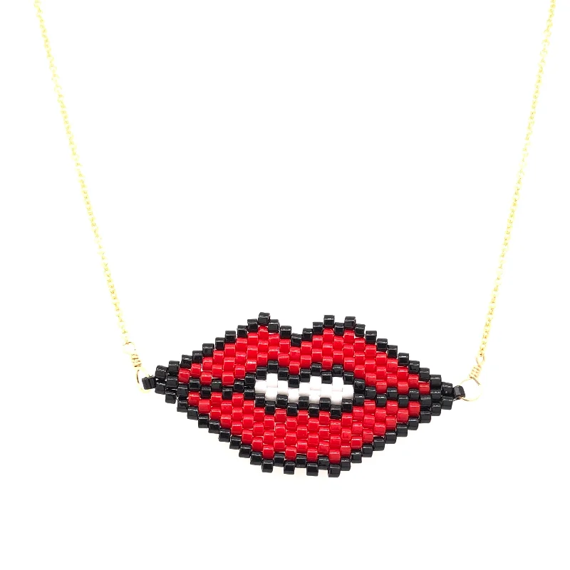 Sparkle In Style With Our Best Jewelry Deals Seed Bead Lips Necklace
