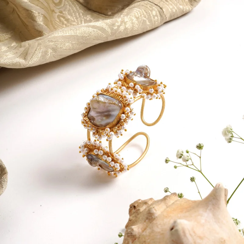 Premium Diamond Jewelry For Unforgettable Moments Aakhira gold and white bracelet