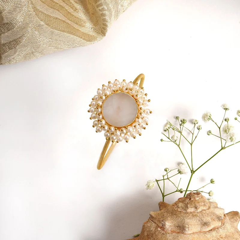The Perfect Jewelry Piece At The Perfect Discount Teejh Aasita Light Pink Studded Pearl Bracelet