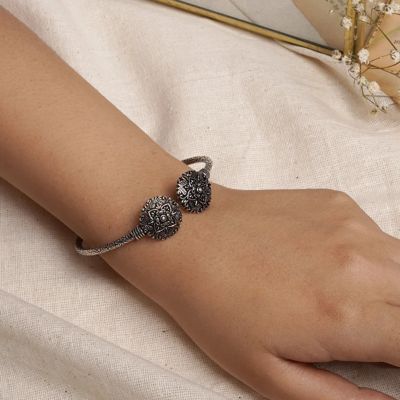 Shop Dazzling Jewelry With Special Promotional Discounts Teejh Akansha Silver Oxidised Floral Bracelet