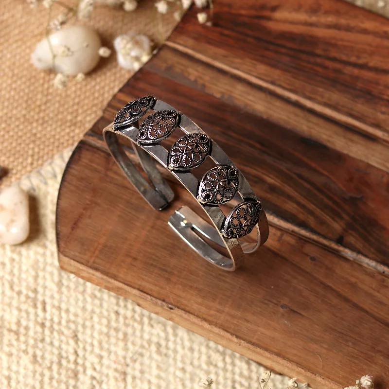 Glamorous Jewelry, Glamorous Deals – Shop Now Teejh Amayah Silver Oxidised Bracelet Cuff