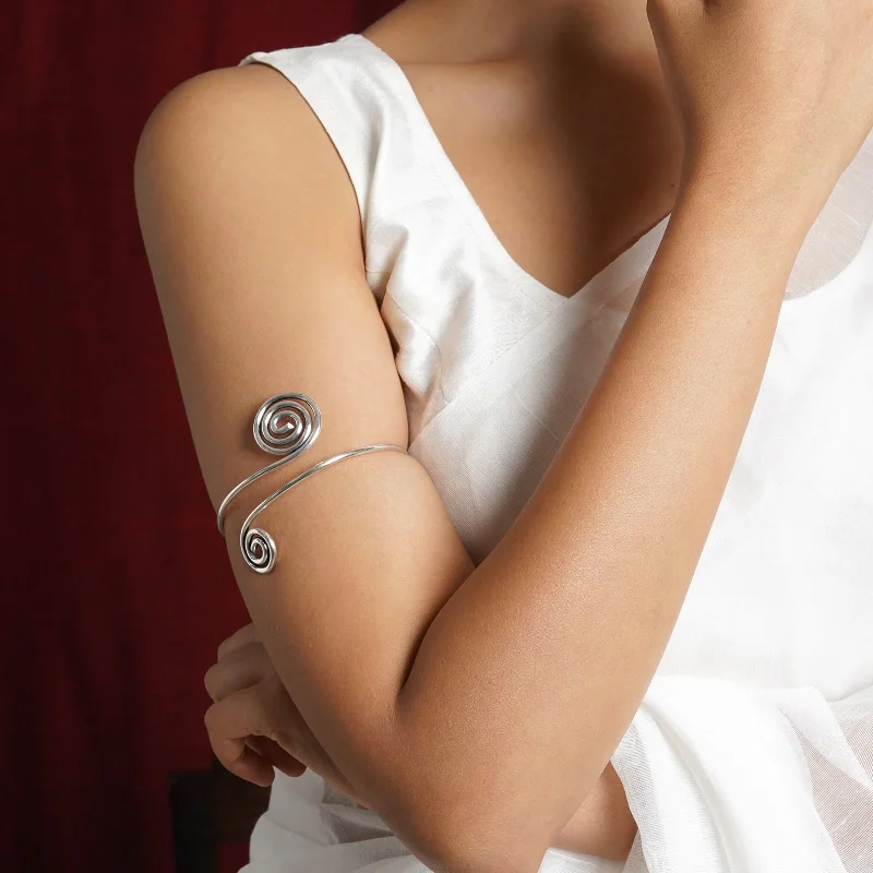 High-End Sparkle, Low-End Prices – Shop Now Teejh Aramati Armlet