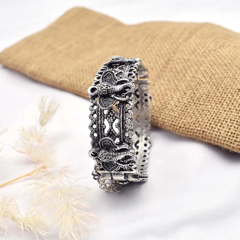 Your Dream Jewelry At Dream Prices – Shop Now Teejh Getanjaali Silver Oxidised Bracelet