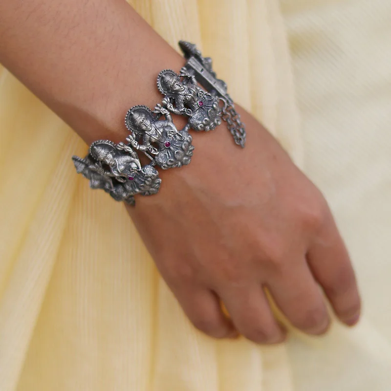 Holiday Jewelry Sale – Perfect Gifts At The Best Prices Teejh Sudha Red Stone Silver Oxidised Bangle
