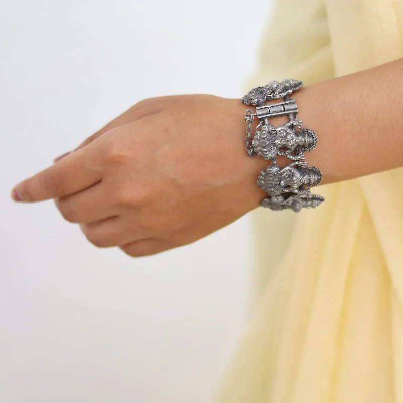 Discover Unique Jewelry With Special Limited-Time Offers Teejh Sudha Silver Oxidised Bangle