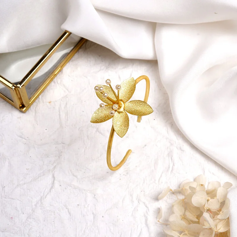 The Perfect Accessory For Less – Jewelry Sale Live Teejh Utpala Floral Bracelet