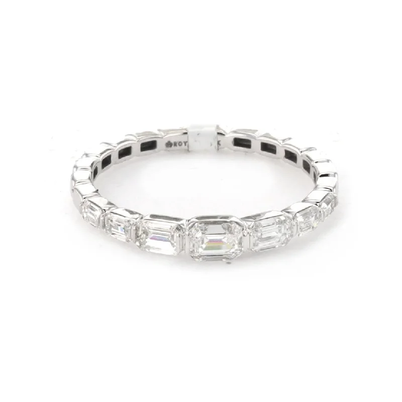 Flash Sale On Elegant Jewelry – Don't Miss Out 0.85 ctw Diamond Emerald Cut Band
