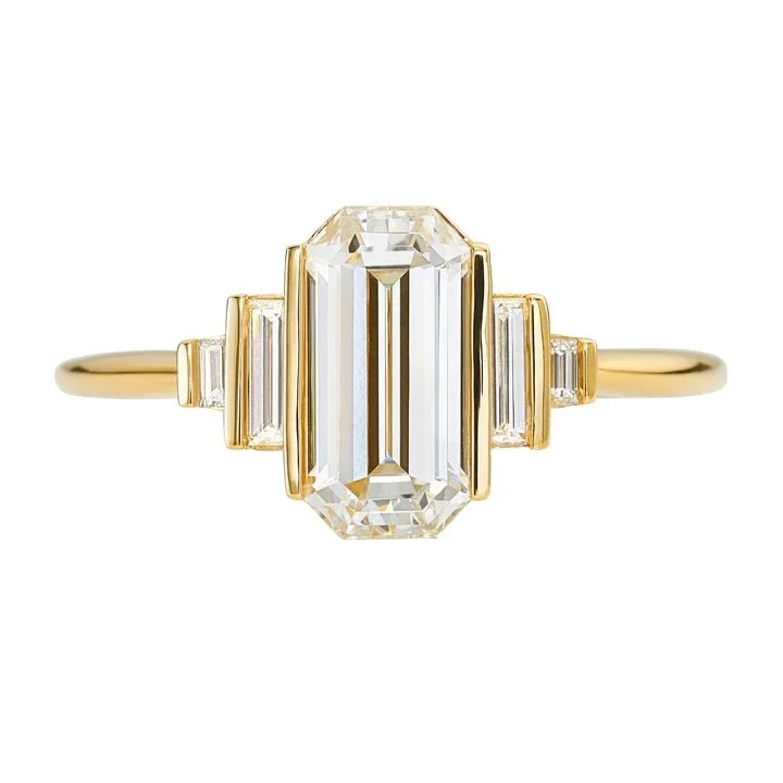 Unlock Unbeatable Jewelry Deals Before They’Re Gone ORDER ONLY: 18K Gold Emerald-Cut Diamond Geometric Ring