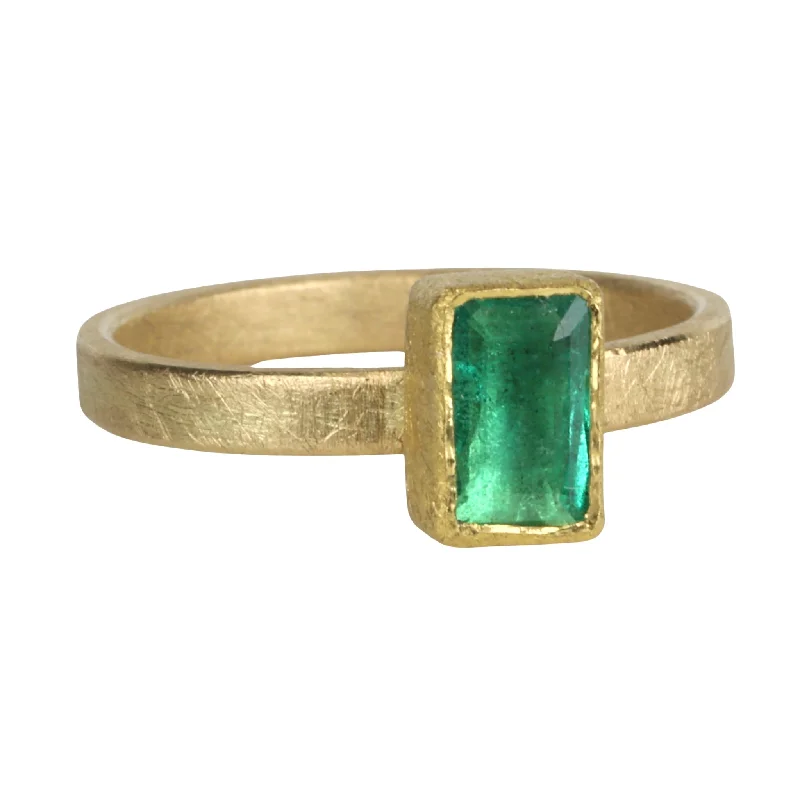 Exclusive Online Jewelry Sale – Don't Wait 18 & 22K Gold Bezel-Set Rectangular Emerald Ring