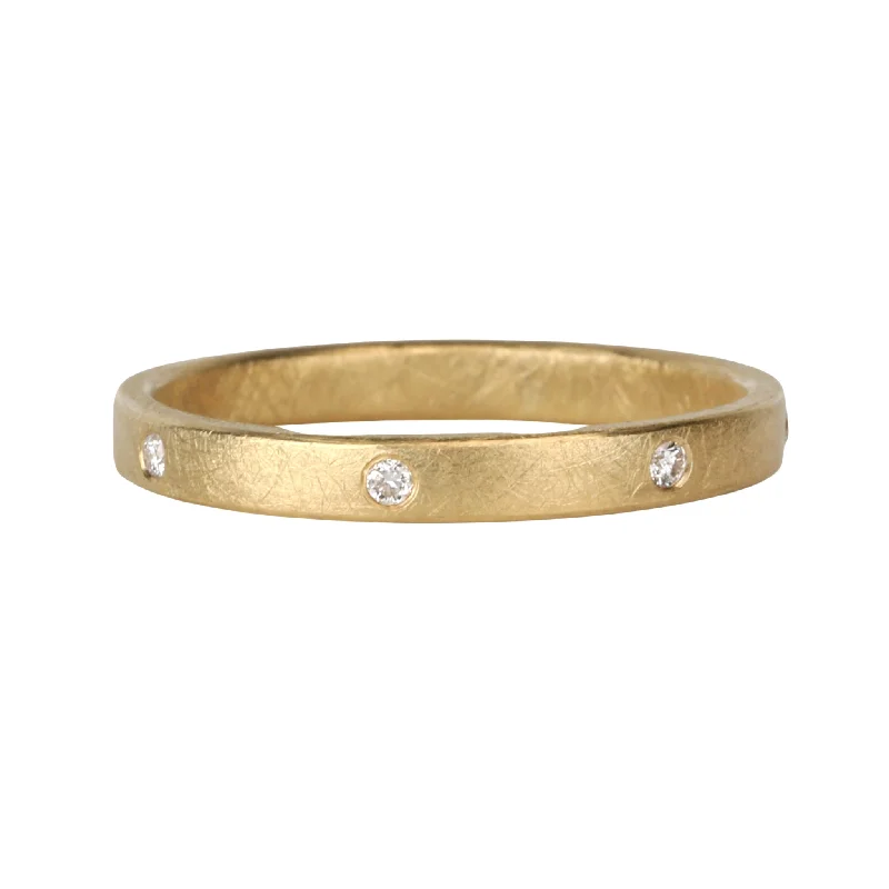 High-End Sparkle, Low-End Prices – Shop Now 18K Gold 2.5mm Band with Seven Flush-Set Diamonds