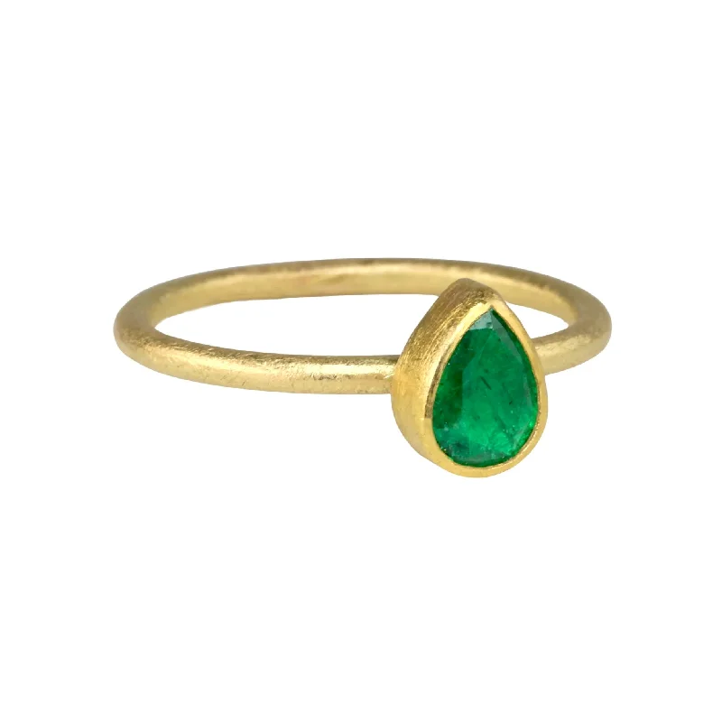 Trending Jewelry Styles Now At Limited-Time Discounts Gold Bezel-Set Teardrop Faceted Emerald Ring