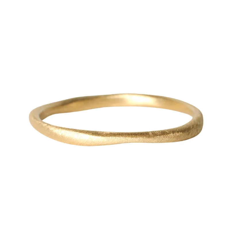 Luxury Jewelry Without The Luxury Price Tag 18K Yellow Gold Irregular "Wavy" Band