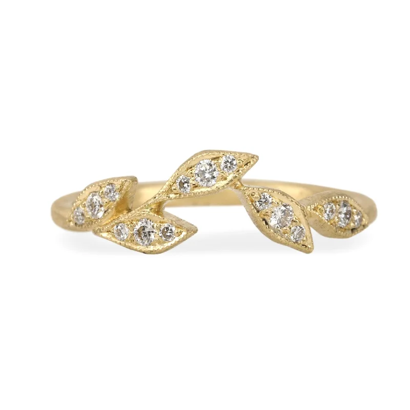 Limited-Time Jewelry Sale – Don't Miss These Deals Gold Five Leaf Curve Ring with Diamonds